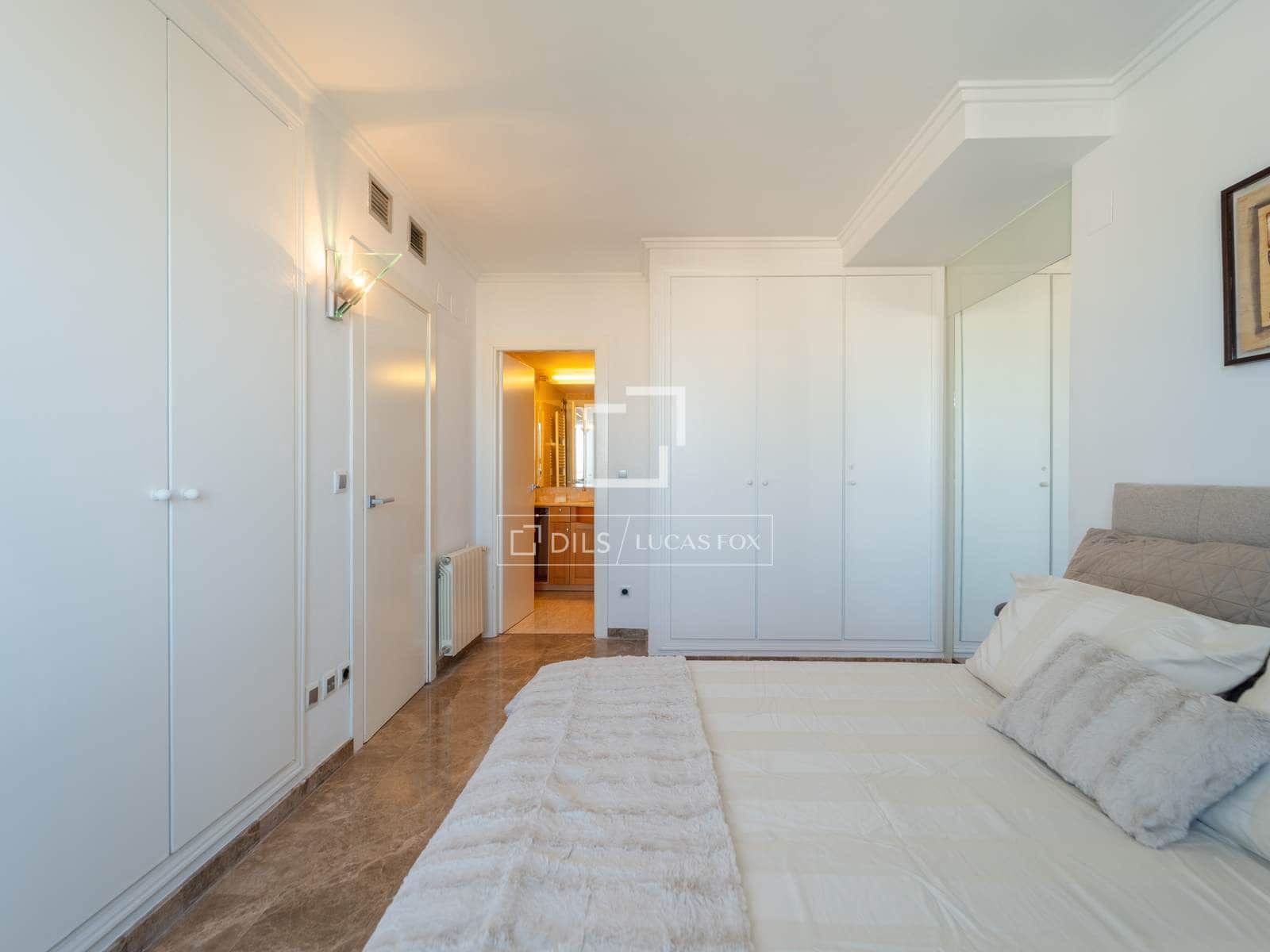 3 quarto Apartamento para arrendar em Valencia cidade com piscina garagem - 2 800 € (Ref: 4041792)