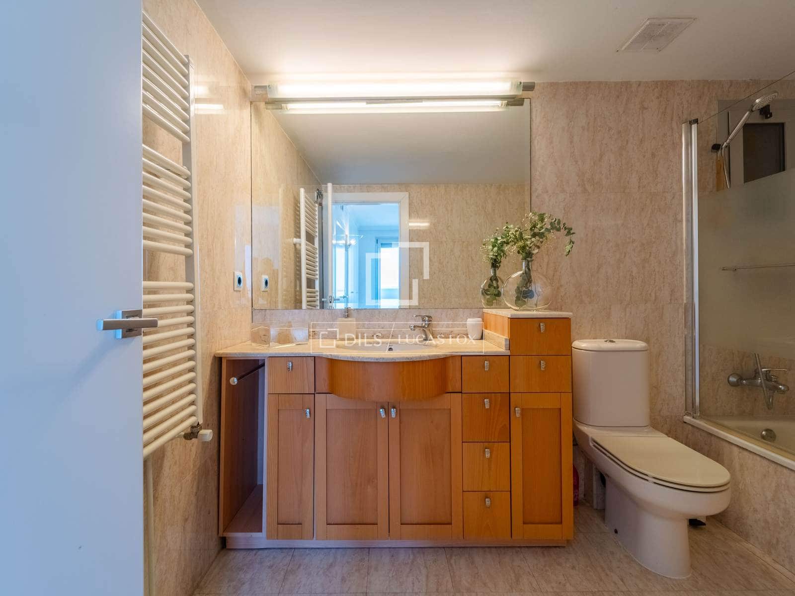 3 quarto Apartamento para arrendar em Valencia cidade com piscina garagem - 2 800 € (Ref: 4041792)