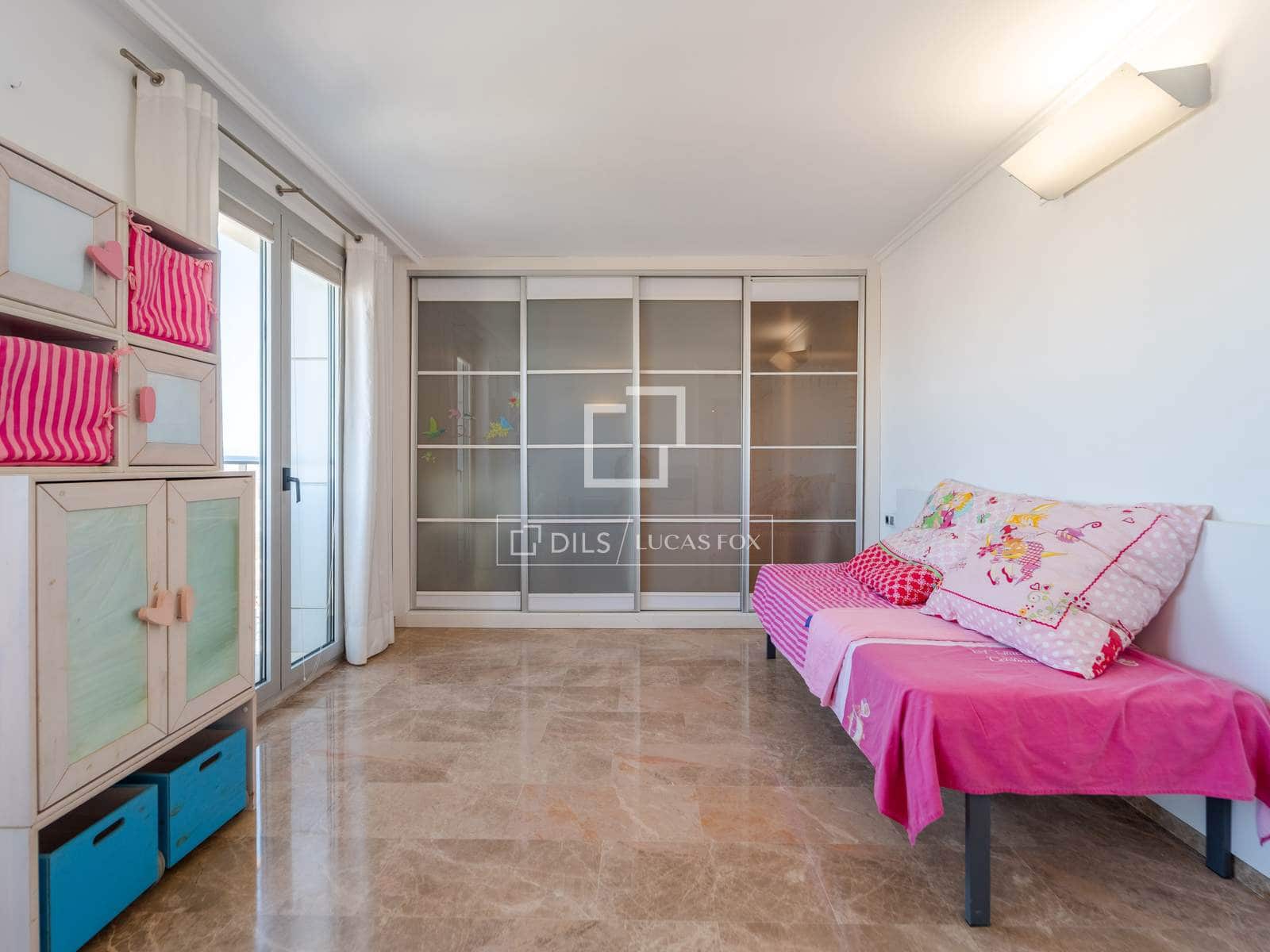 3 quarto Apartamento para arrendar em Valencia cidade com piscina garagem - 2 800 € (Ref: 4041792)