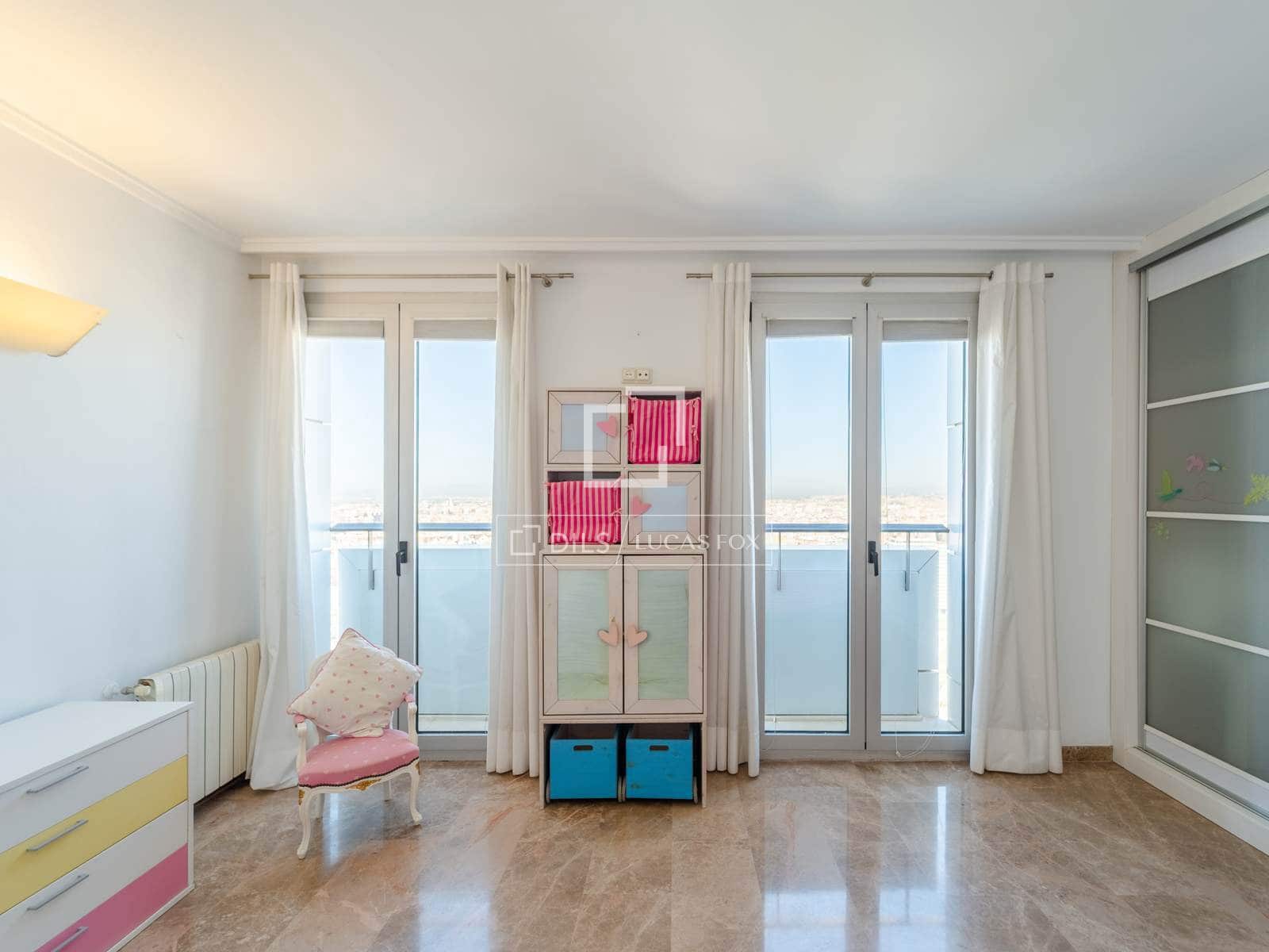 3 quarto Apartamento para arrendar em Valencia cidade com piscina garagem - 2 800 € (Ref: 4041792)