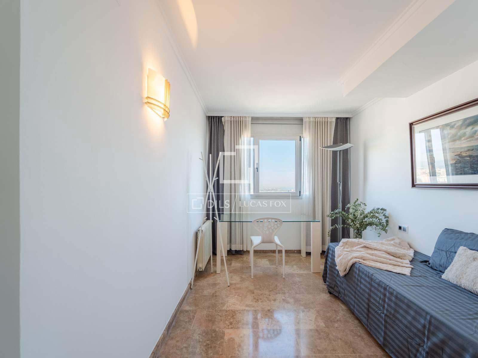 3 quarto Apartamento para arrendar em Valencia cidade com piscina garagem - 2 800 € (Ref: 4041792)