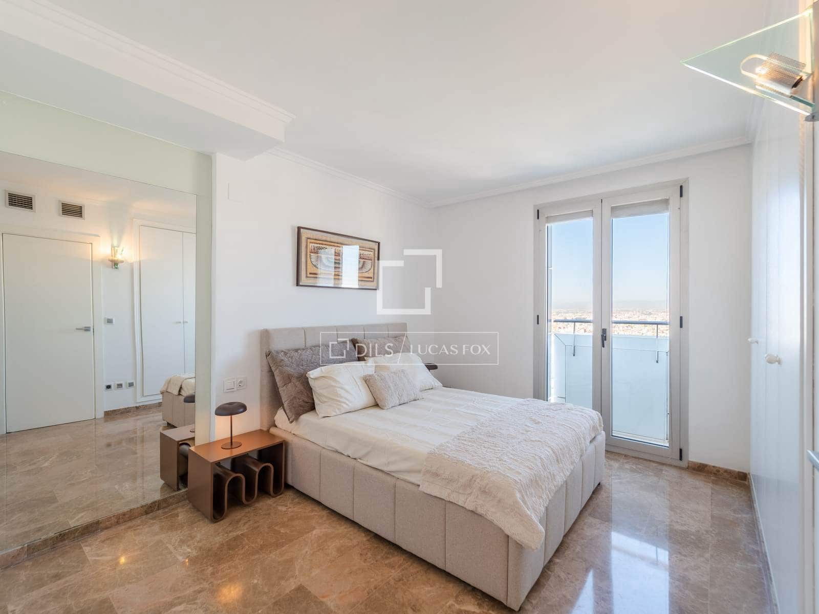 3 quarto Apartamento para arrendar em Valencia cidade com piscina garagem - 2 800 € (Ref: 4041792)