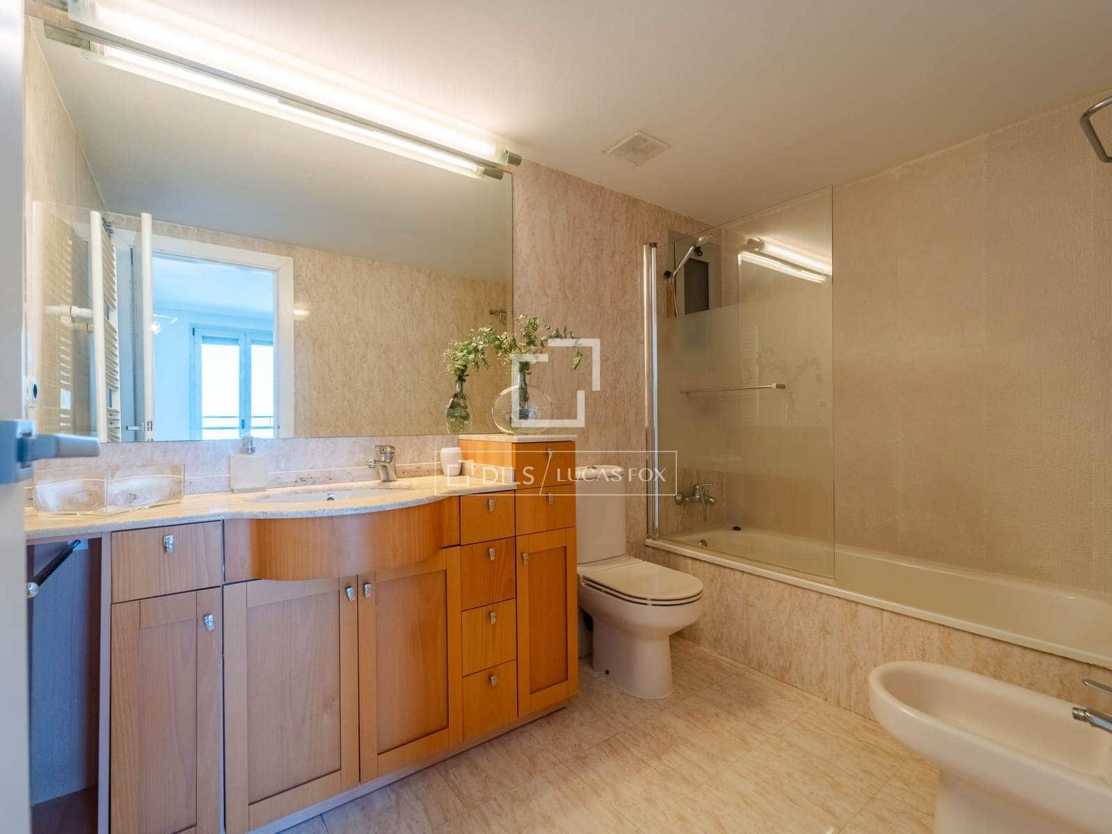 3 quarto Apartamento para arrendar em Valencia cidade com piscina garagem - 2 800 € (Ref: 4041792)