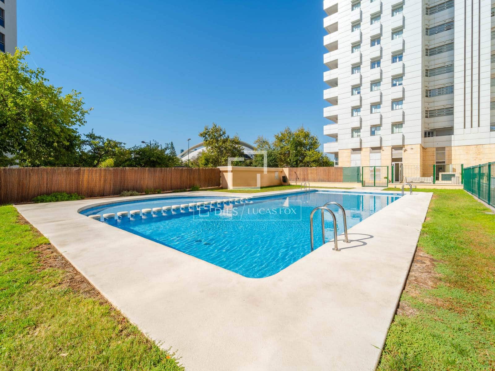3 quarto Apartamento para arrendar em Valencia cidade com piscina garagem - 2 800 € (Ref: 4041792)