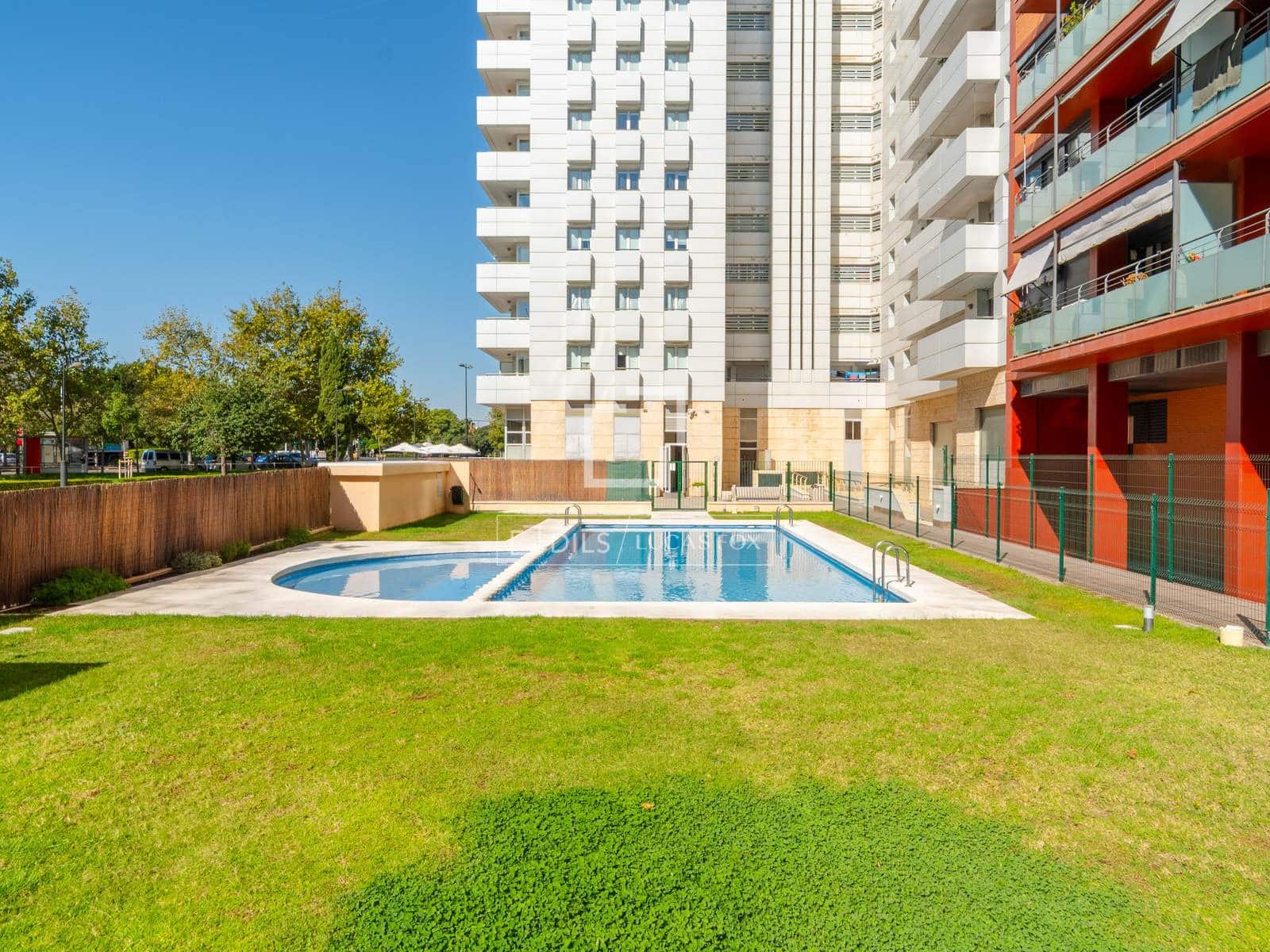 3 quarto Apartamento para arrendar em Valencia cidade com piscina garagem - 2 800 € (Ref: 4041792)