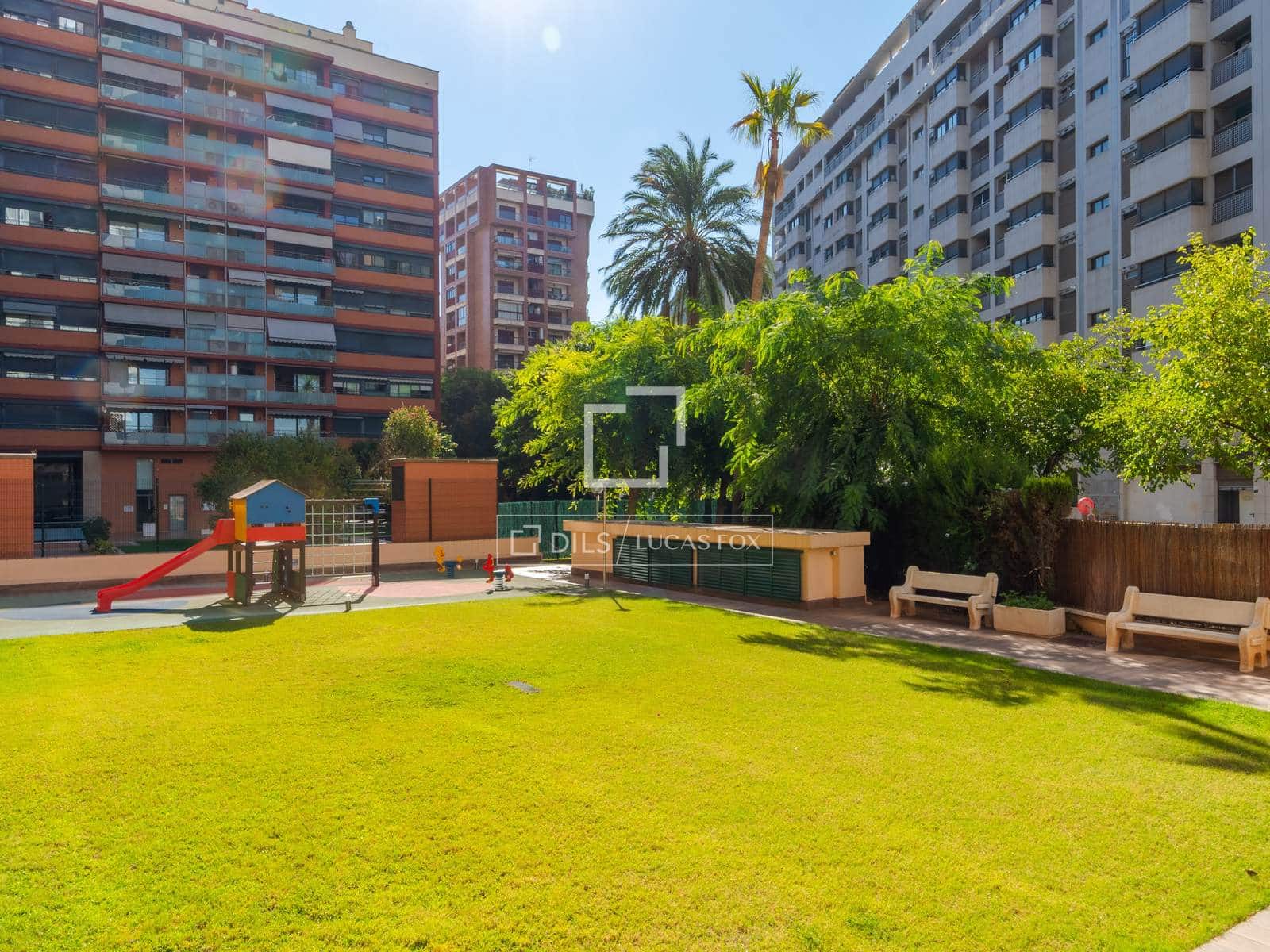 3 quarto Apartamento para arrendar em Valencia cidade com piscina garagem - 2 800 € (Ref: 4041792)