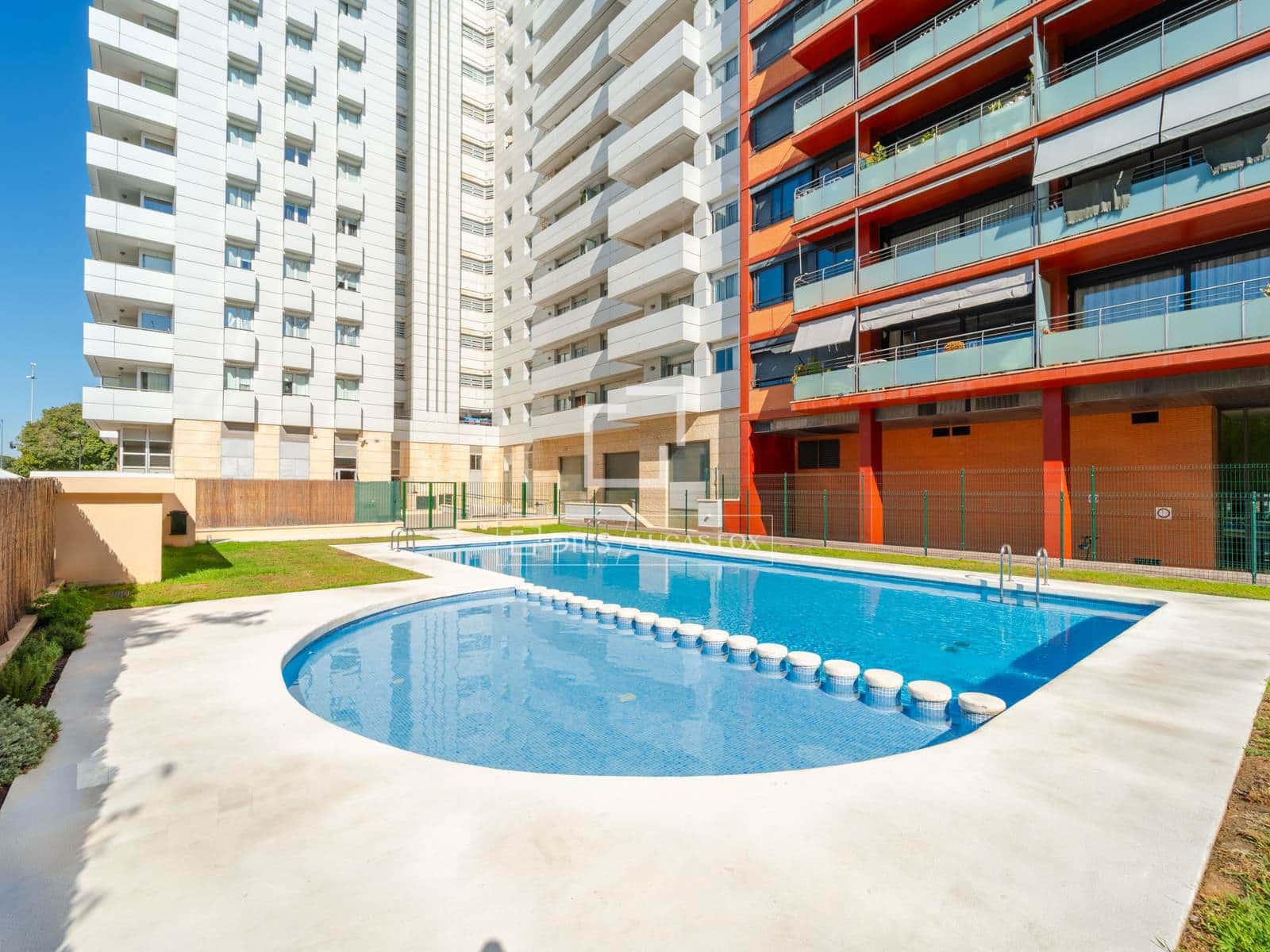 3 quarto Apartamento para arrendar em Valencia cidade com piscina garagem - 2 800 € (Ref: 4041792)