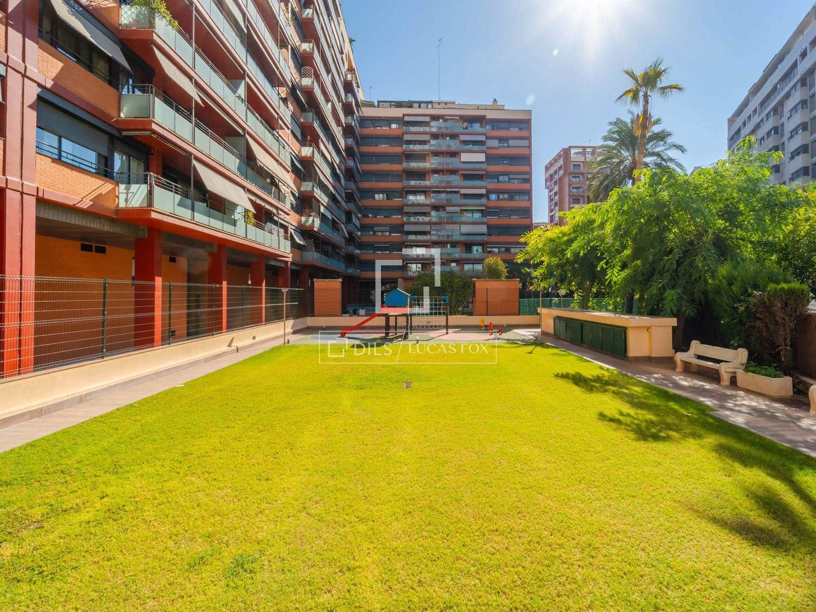 3 quarto Apartamento para arrendar em Valencia cidade com piscina garagem - 2 800 € (Ref: 4041792)