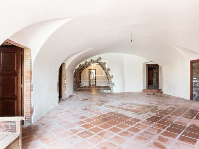 10 sypialnia Finka/Dom wiejski na sprzedaż w Sant Joan de Mollet z basenem garażem - 1 150 000 € (Ref: 4091200)