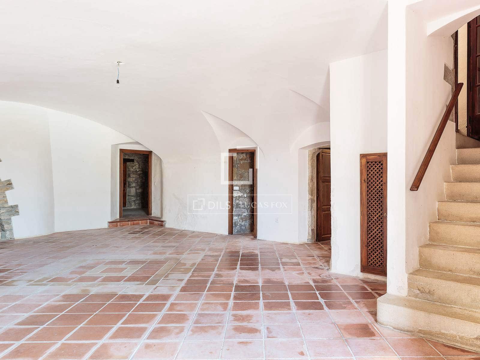 10 sypialnia Finka/Dom wiejski na sprzedaż w Sant Joan de Mollet z basenem garażem - 1 150 000 € (Ref: 4091200)