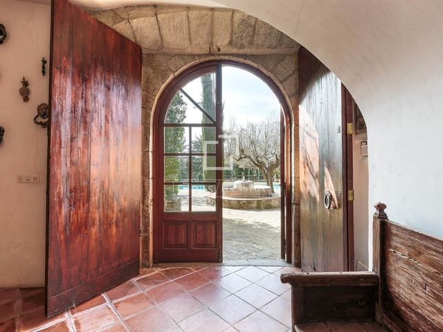 10 sypialnia Finka/Dom wiejski na sprzedaż w Sant Joan de Mollet z basenem garażem - 1 150 000 € (Ref: 4091200)