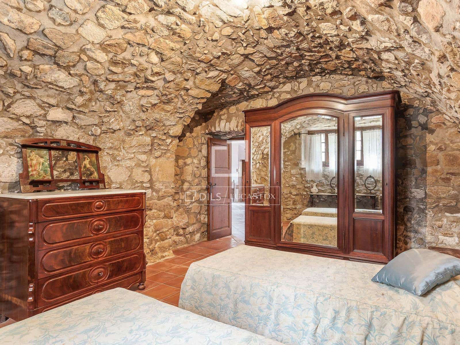 10 sypialnia Finka/Dom wiejski na sprzedaż w Sant Joan de Mollet z basenem garażem - 1 150 000 € (Ref: 4091200)