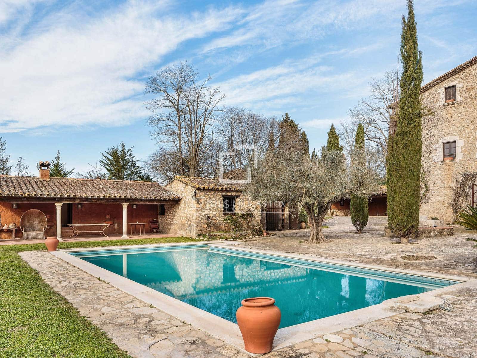 10 sypialnia Finka/Dom wiejski na sprzedaż w Sant Joan de Mollet z basenem garażem - 1 150 000 € (Ref: 4091200)