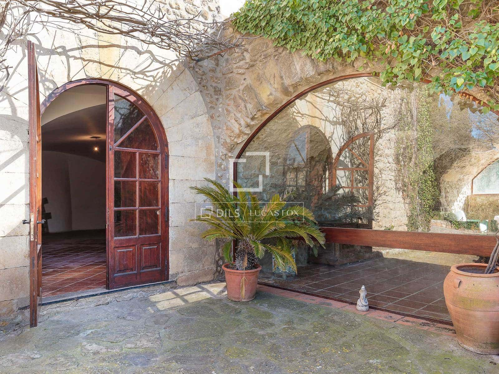 10 sypialnia Finka/Dom wiejski na sprzedaż w Sant Joan de Mollet z basenem garażem - 1 150 000 € (Ref: 4091200)