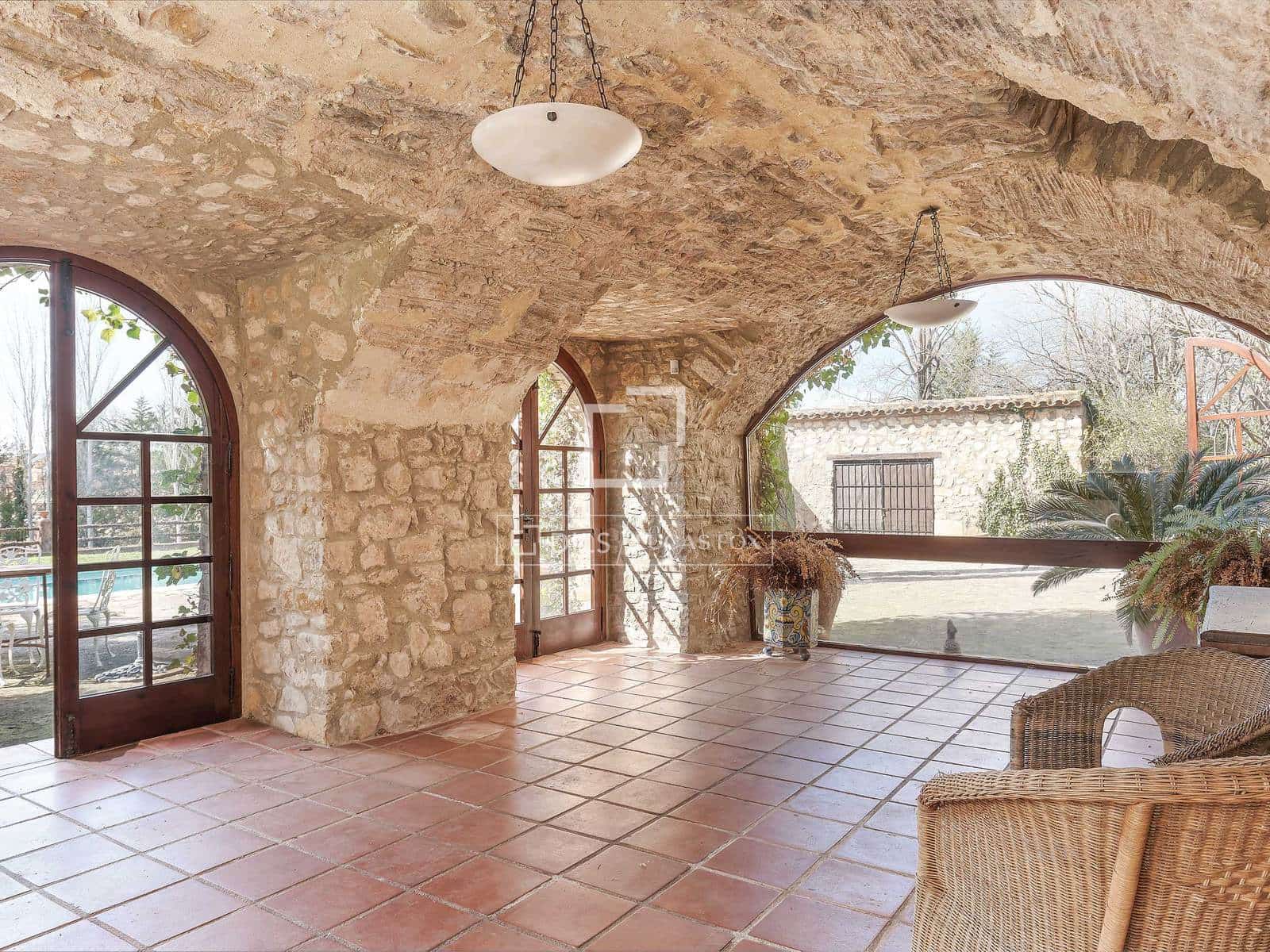 10 sypialnia Finka/Dom wiejski na sprzedaż w Sant Joan de Mollet z basenem garażem - 1 150 000 € (Ref: 4091200)