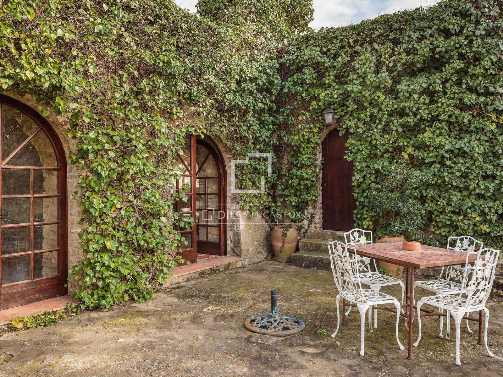 10 sypialnia Finka/Dom wiejski na sprzedaż w Sant Joan de Mollet z basenem garażem - 1 150 000 € (Ref: 4091200)