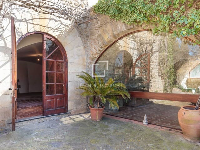 10 sypialnia Finka/Dom wiejski na sprzedaż w Sant Joan de Mollet z basenem garażem - 1 150 000 € (Ref: 4091200)