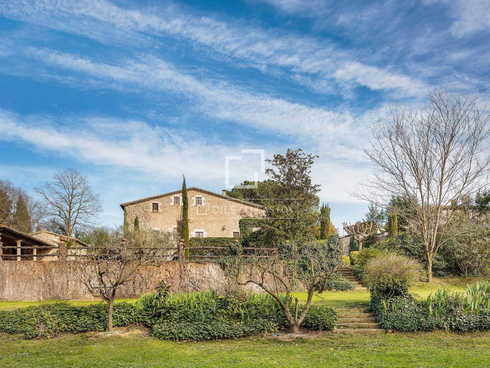 10 sypialnia Finka/Dom wiejski na sprzedaż w Sant Joan de Mollet z basenem garażem - 1 150 000 € (Ref: 4091200)