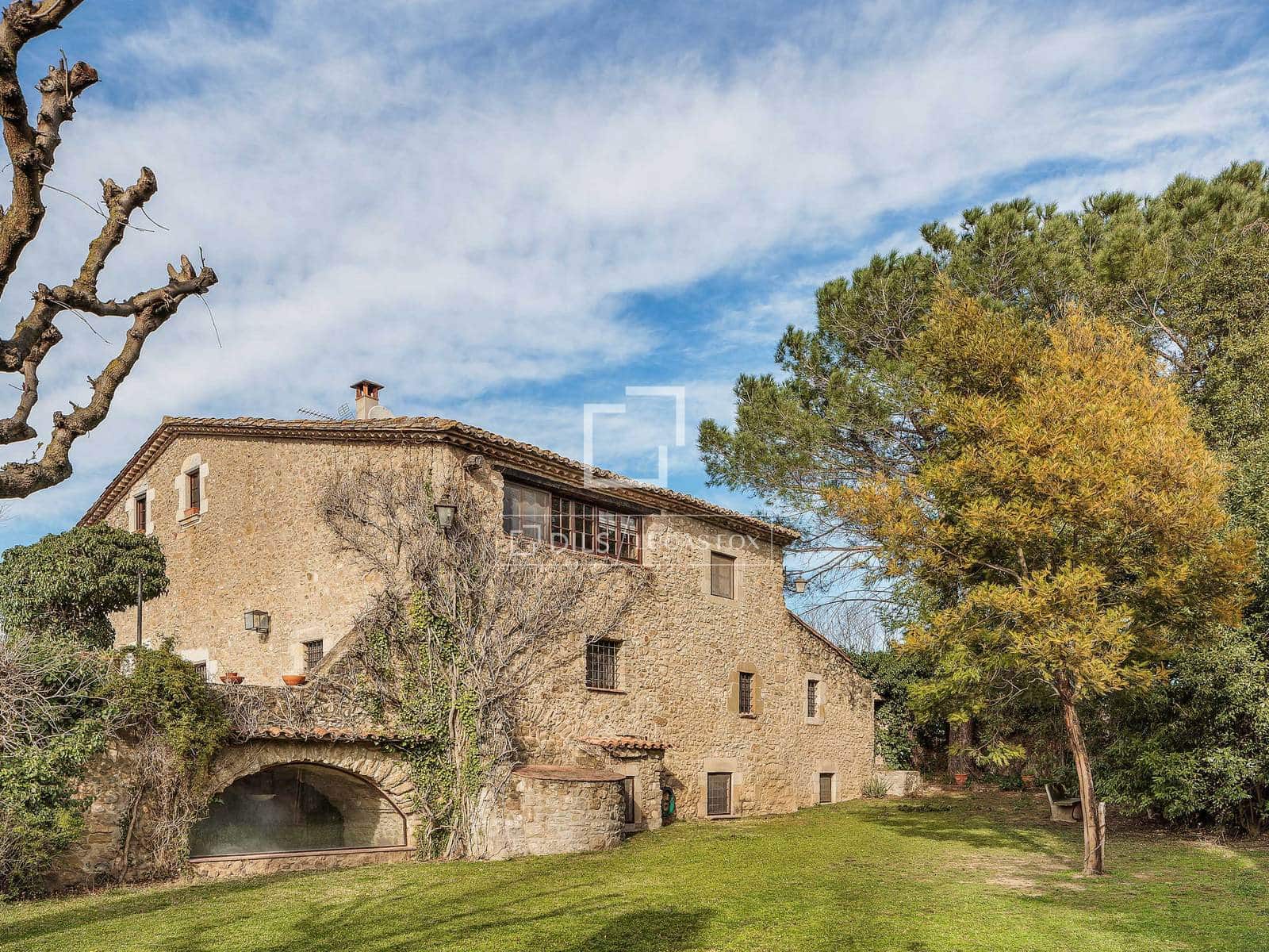 10 sypialnia Finka/Dom wiejski na sprzedaż w Sant Joan de Mollet z basenem garażem - 1 150 000 € (Ref: 4091200)