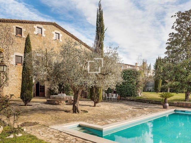 10 sypialnia Finka/Dom wiejski na sprzedaż w Sant Joan de Mollet z basenem garażem - 1 150 000 € (Ref: 4091200)