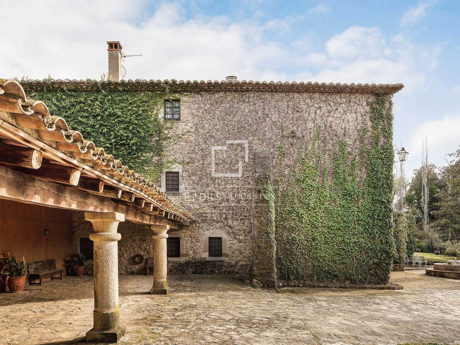10 sypialnia Finka/Dom wiejski na sprzedaż w Sant Joan de Mollet z basenem garażem - 1 150 000 € (Ref: 4091200)