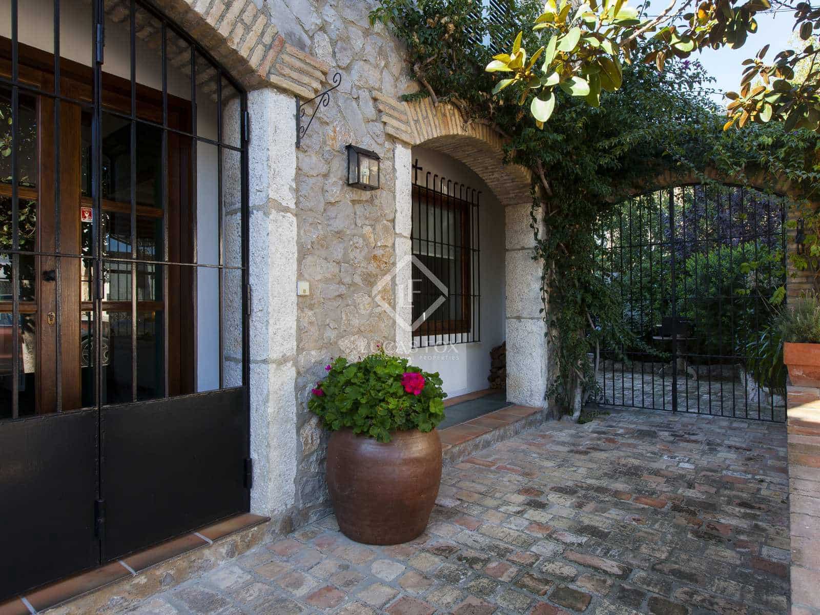 5 soveværelse Villa til salg i Sant Pere de Ribes med swimmingpool garage - € 1.175.000 (Ref: 4375290)