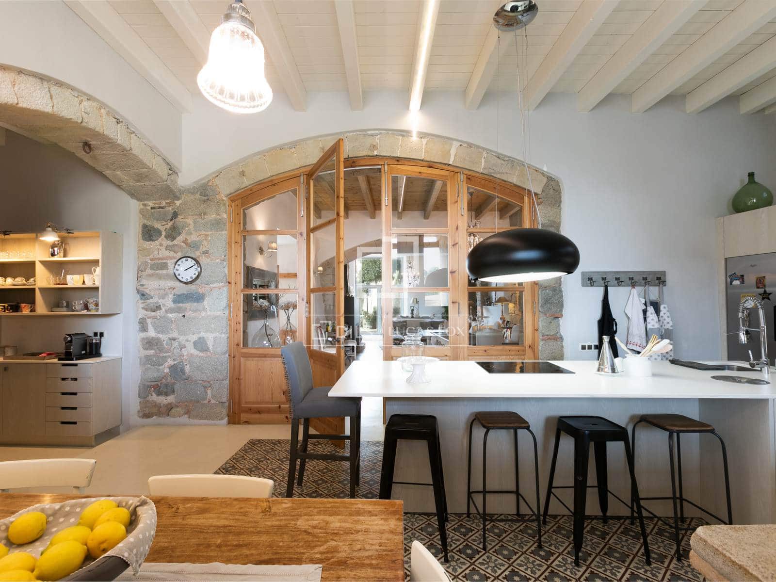 5 slaapkamer Villa te koop in Tiana met zwembad - € 2.700.000 (Ref: 4404354)