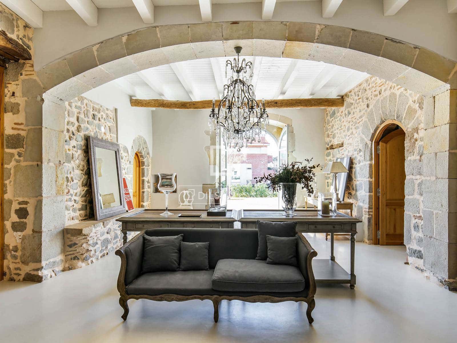 5 slaapkamer Villa te koop in Tiana met zwembad - € 2.700.000 (Ref: 4404354)