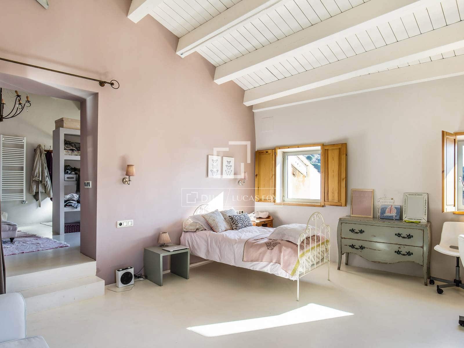 5 slaapkamer Villa te koop in Tiana met zwembad - € 2.700.000 (Ref: 4404354)