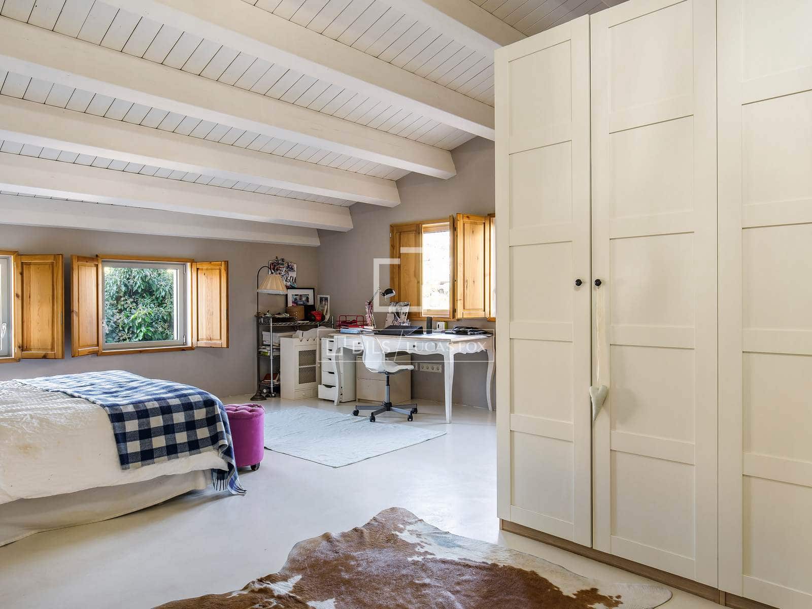 5 slaapkamer Villa te koop in Tiana met zwembad - € 2.700.000 (Ref: 4404354)