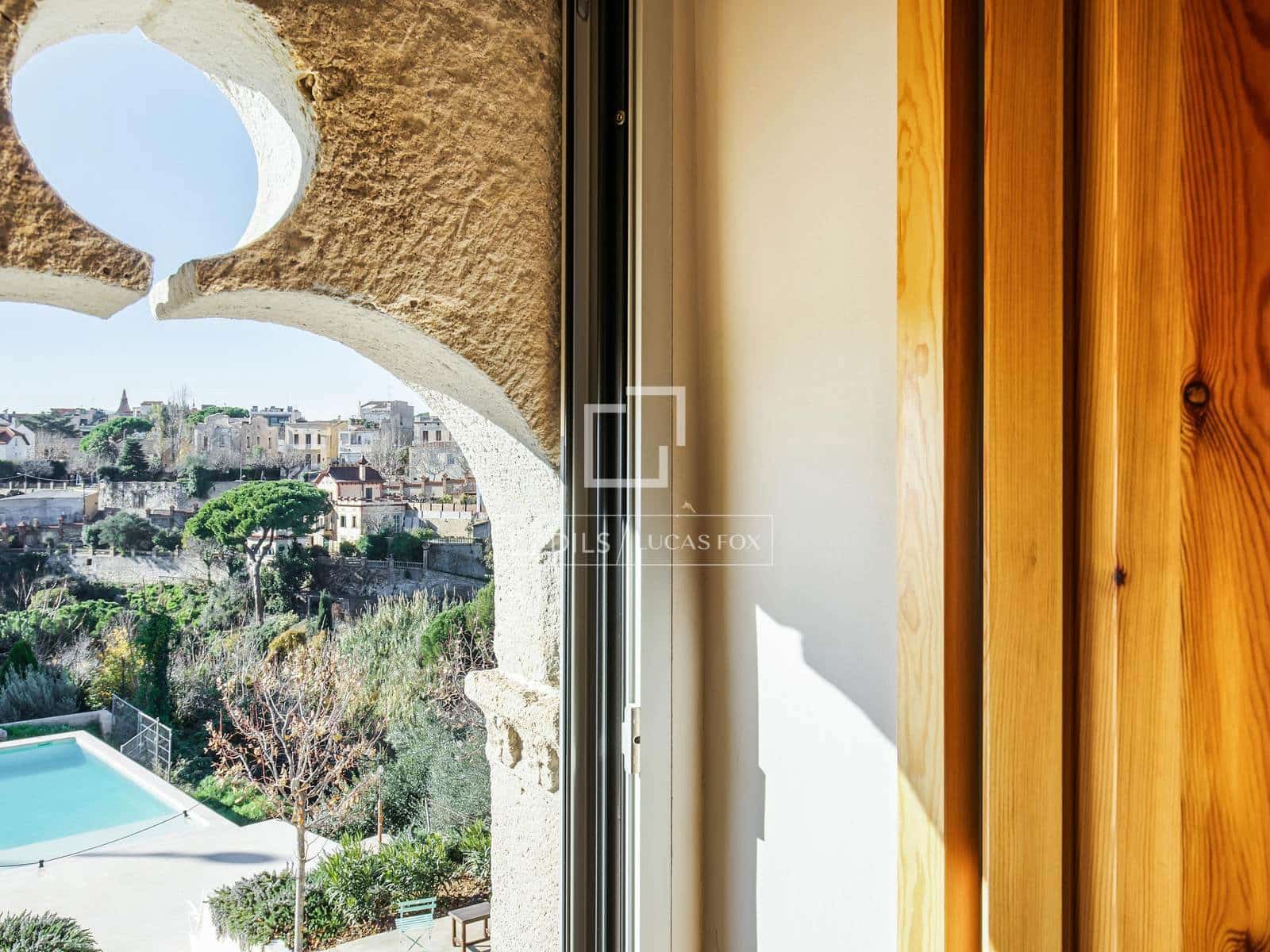 5 slaapkamer Villa te koop in Tiana met zwembad - € 2.700.000 (Ref: 4404354)