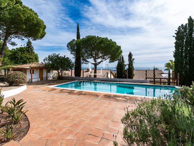 8 soverom Villa til salgs i Premià de Dalt med svømmebasseng garasje - € 2 050 000 (Ref: 4486582)