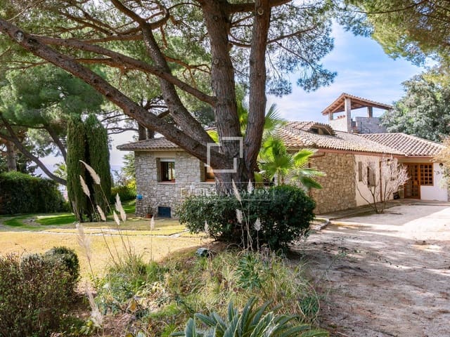 8 soverom Villa til salgs i Premià de Dalt med svømmebasseng garasje - € 2 050 000 (Ref: 4486582)