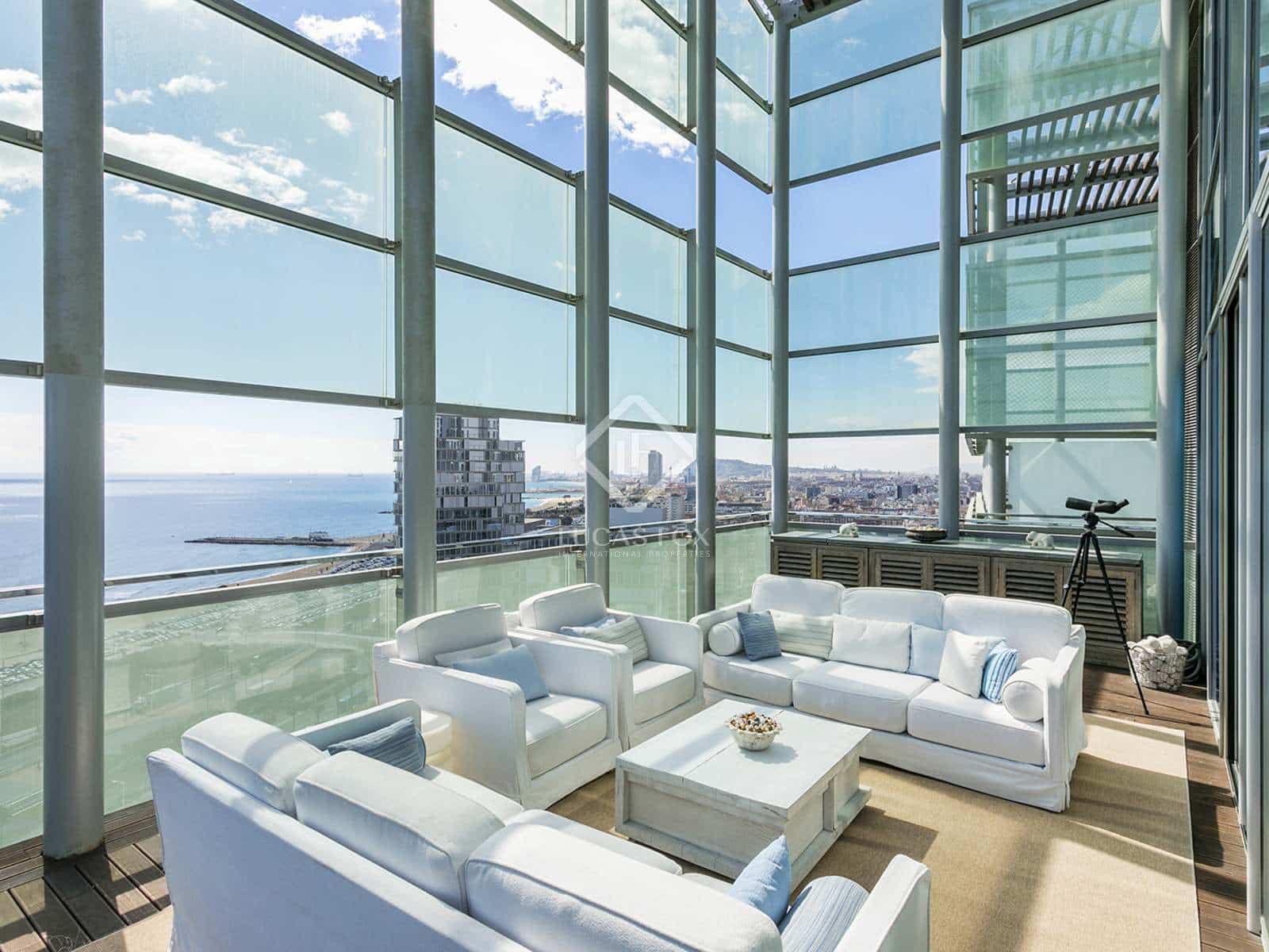 2 soverom Penthouse til salgs i Barcelona by med svømmebasseng garasje - € 2 195 000 (Ref: 4549610)