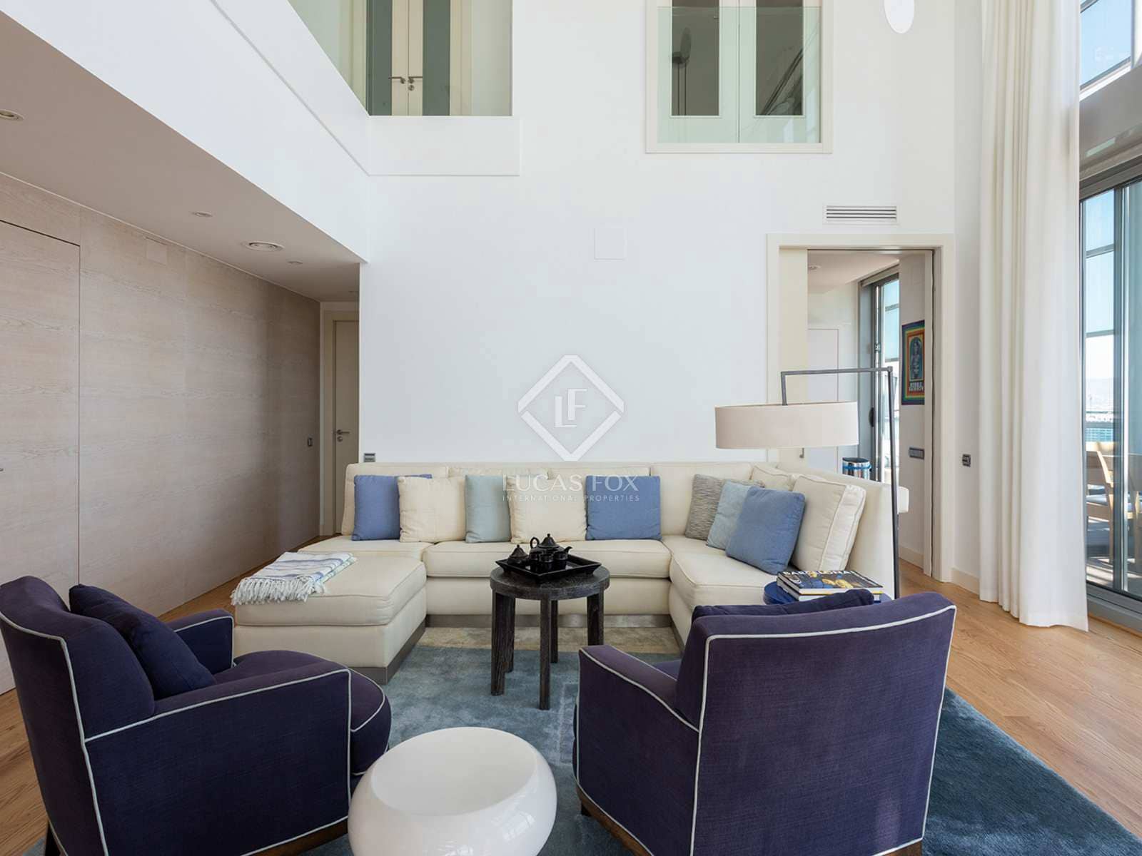 2 soverom Penthouse til salgs i Barcelona by med svømmebasseng garasje - € 2 195 000 (Ref: 4549610)