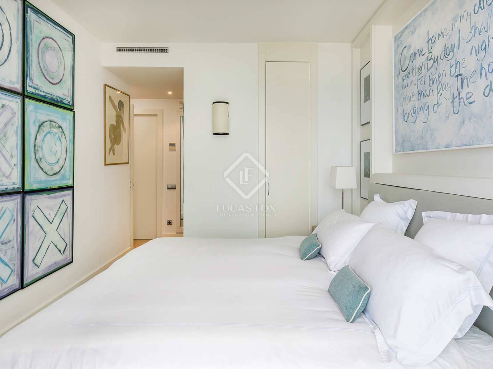 2 soverom Penthouse til salgs i Barcelona by med svømmebasseng garasje - € 2 195 000 (Ref: 4549610)