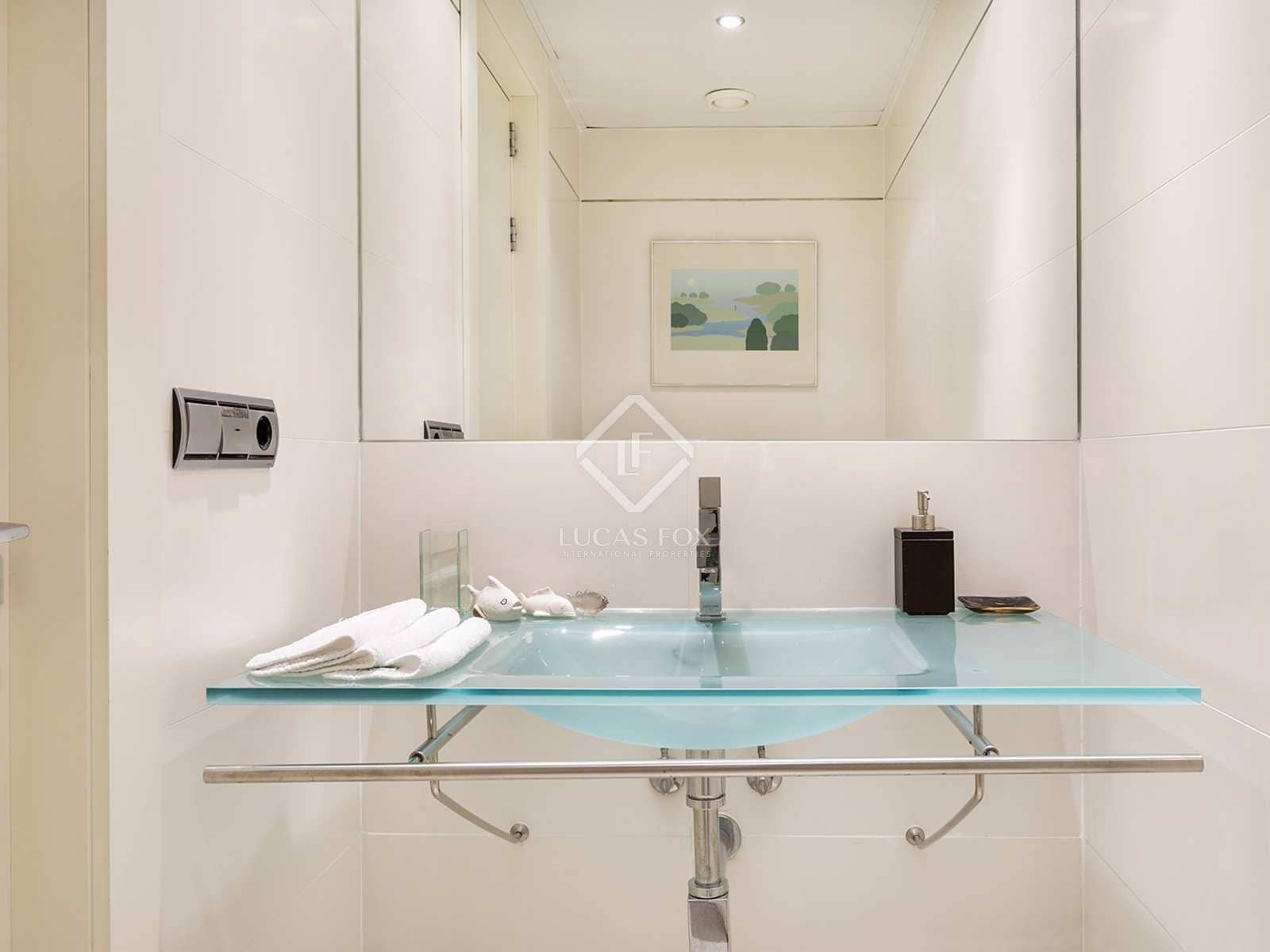 2 soverom Penthouse til salgs i Barcelona by med svømmebasseng garasje - € 2 195 000 (Ref: 4549610)