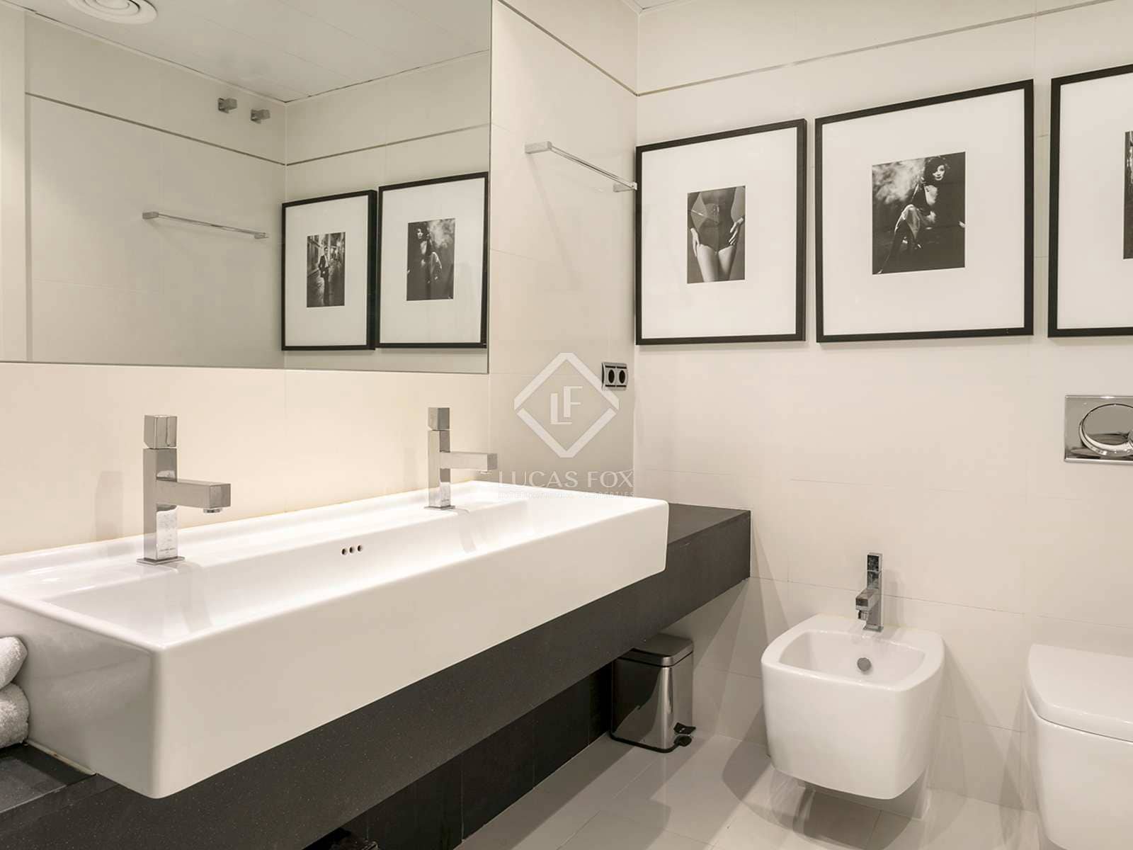 2 soverom Penthouse til salgs i Barcelona by med svømmebasseng garasje - € 2 195 000 (Ref: 4549610)