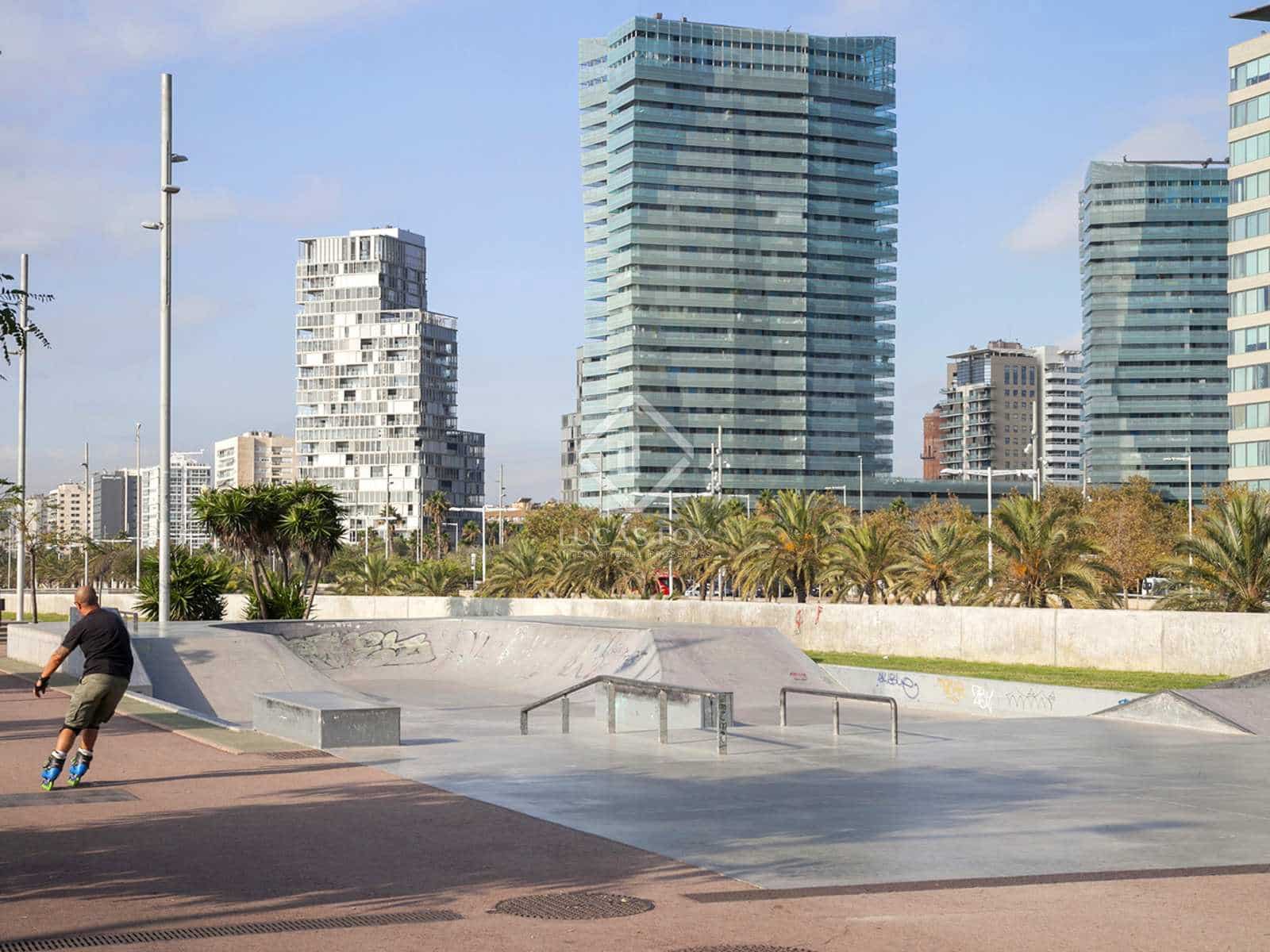 2 soverom Penthouse til salgs i Barcelona by med svømmebasseng garasje - € 2 195 000 (Ref: 4549610)