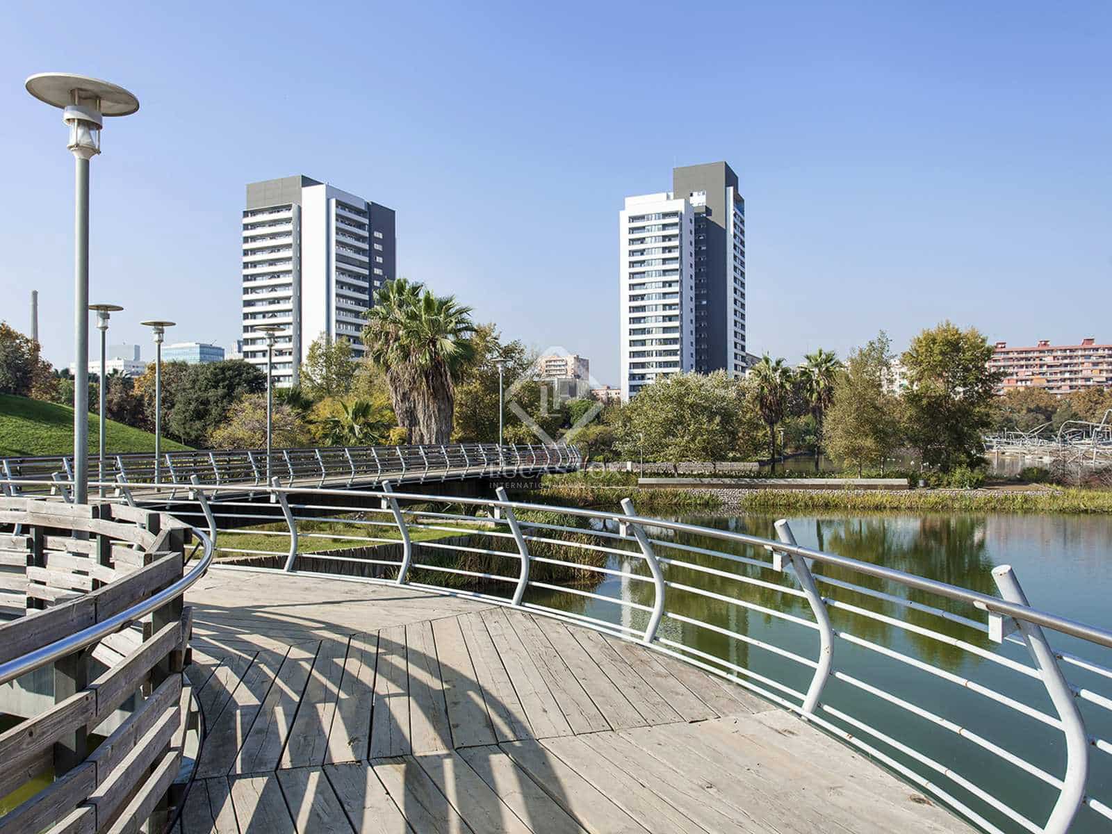 2 soverom Penthouse til salgs i Barcelona by med svømmebasseng garasje - € 2 195 000 (Ref: 4549610)