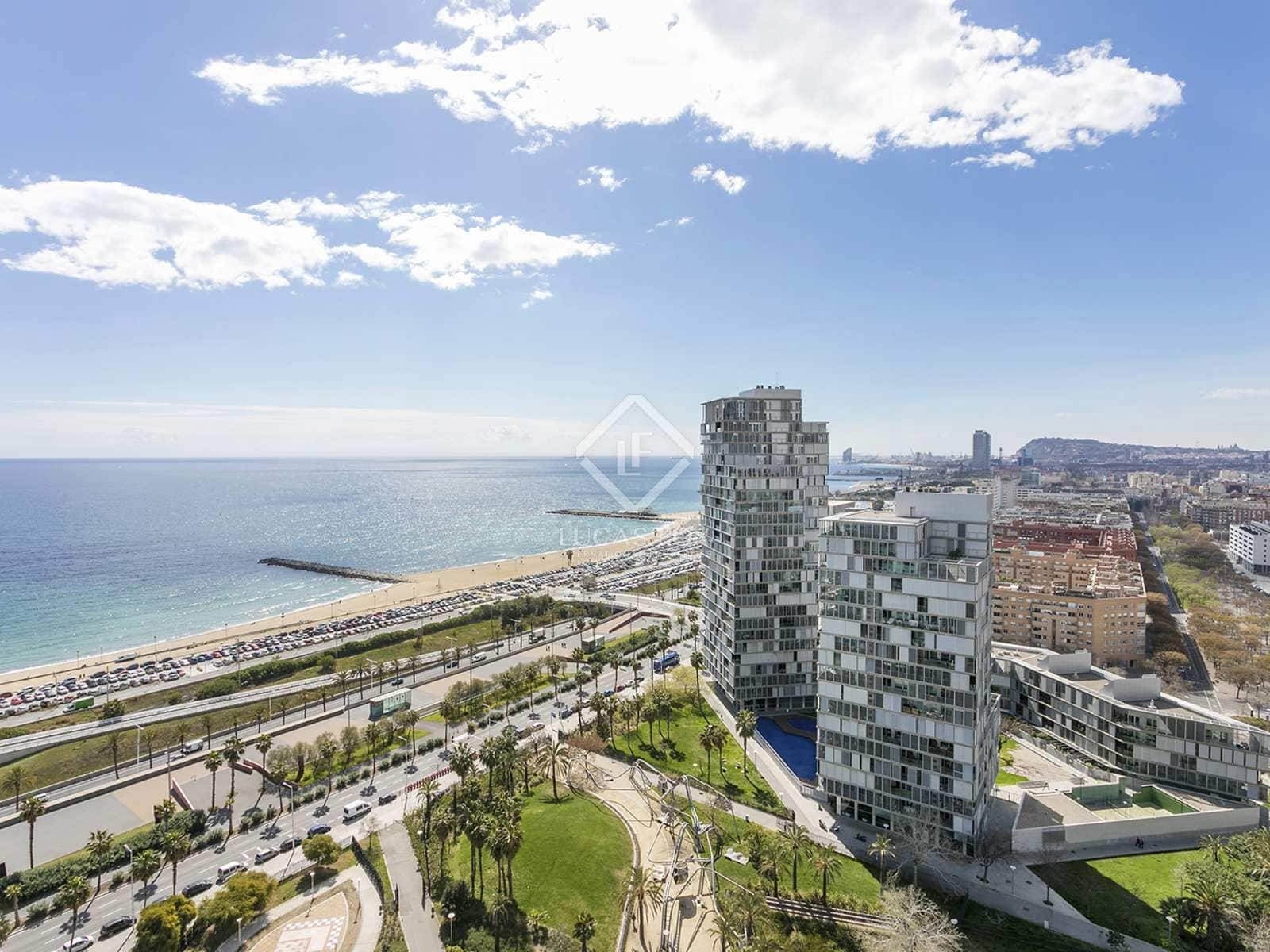 2 soverom Penthouse til salgs i Barcelona by med svømmebasseng garasje - € 2 195 000 (Ref: 4549610)