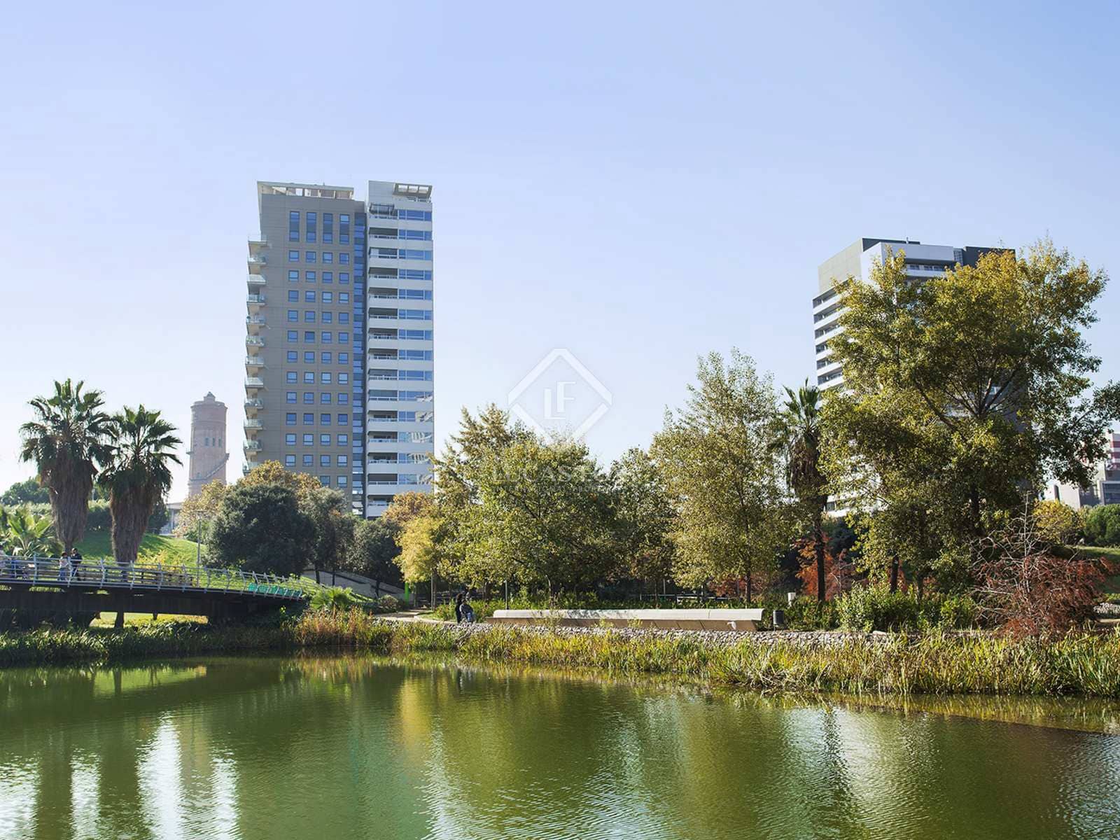 2 soverom Penthouse til salgs i Barcelona by med svømmebasseng garasje - € 2 195 000 (Ref: 4549610)