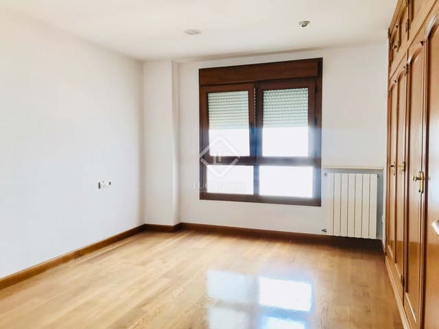 4 slaapkamer Appartement te koop in Alicante stad met garage - € 790.000 (Ref: 4618969)
