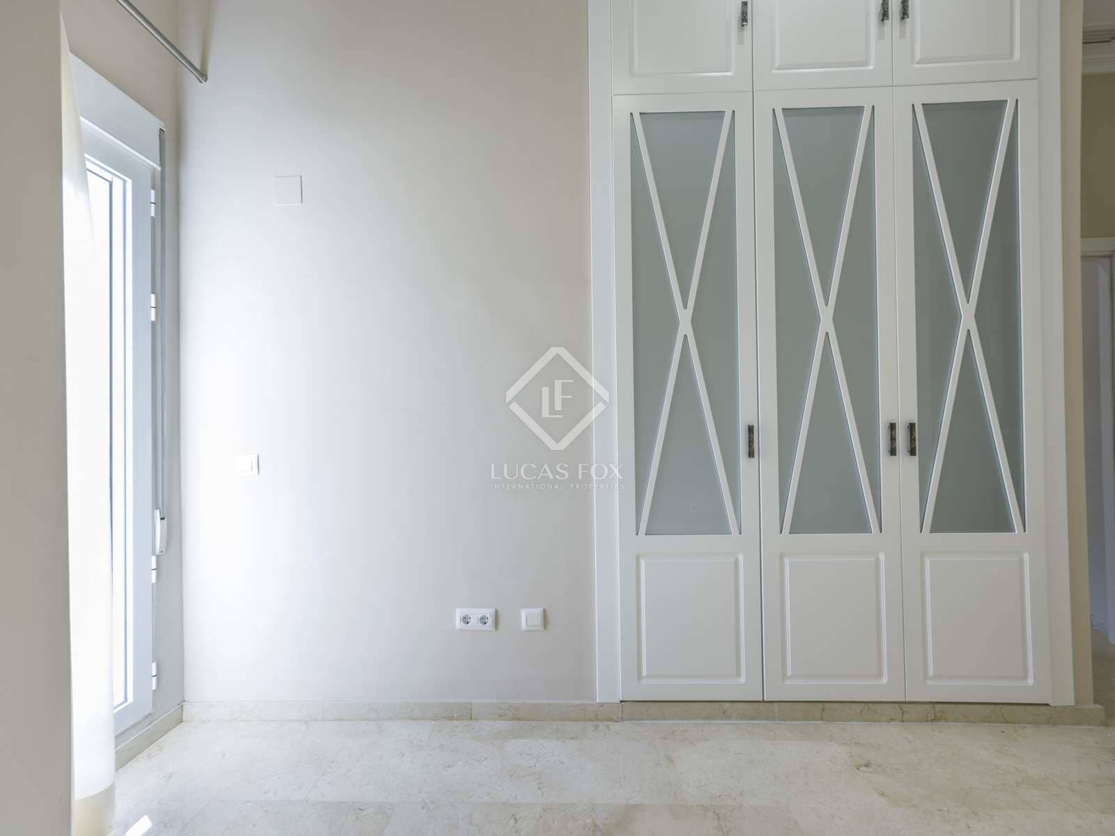 2 bedroom Apartment for rent in Valencia city with garage - € 2,200 (Ref: 4618999)