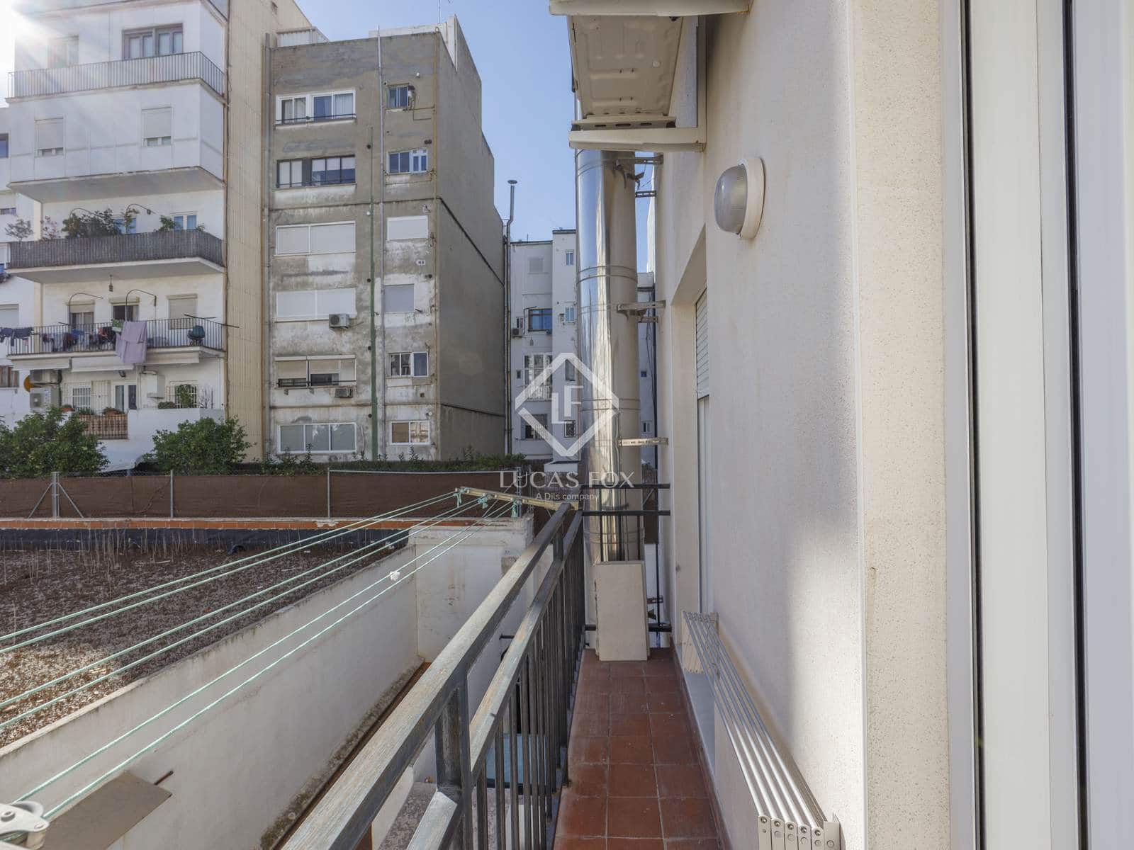 2 bedroom Apartment for rent in Valencia city with garage - € 2,200 (Ref: 4618999)