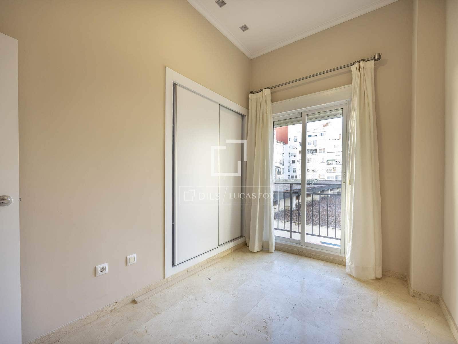 2 bedroom Apartment for rent in Valencia city with garage - € 2,000 (Ref: 4618999)