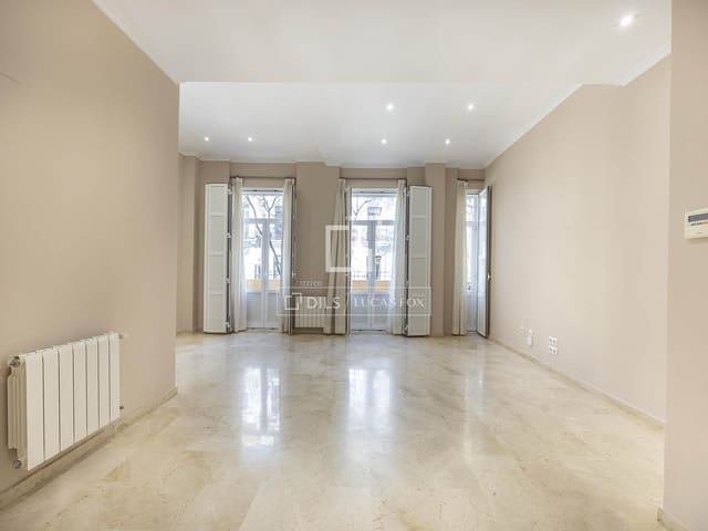 2 sovrum Lägenhet att hyra i Valencia stad med garage - 2 200 € (Ref: 4618999)