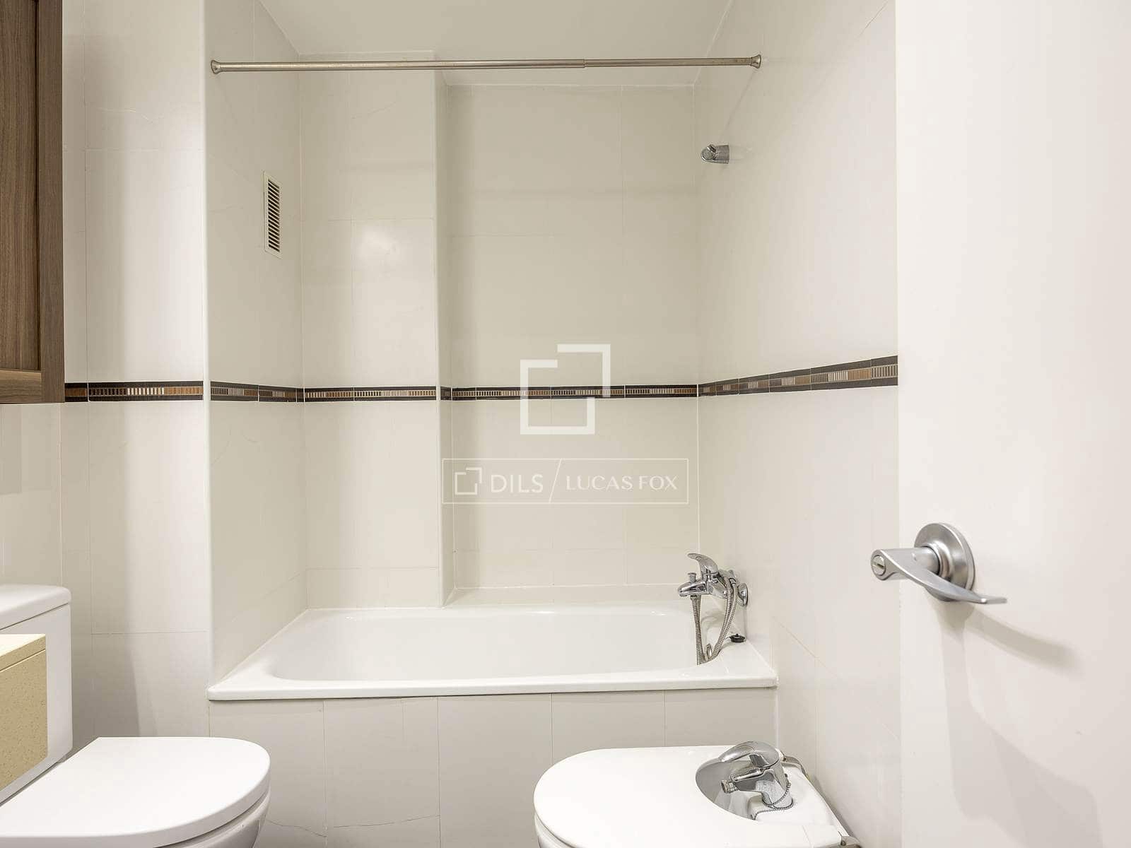 2 bedroom Apartment for rent in Valencia city with garage - € 2,000 (Ref: 4618999)