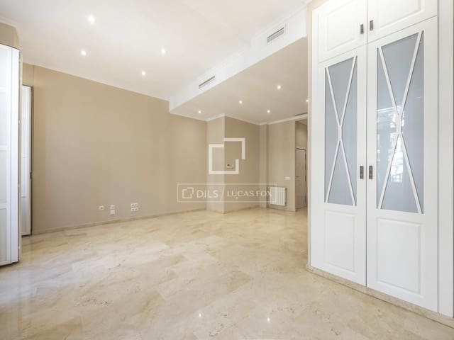 2 sovrum Lägenhet att hyra i Valencia stad med garage - 2 200 € (Ref: 4618999)