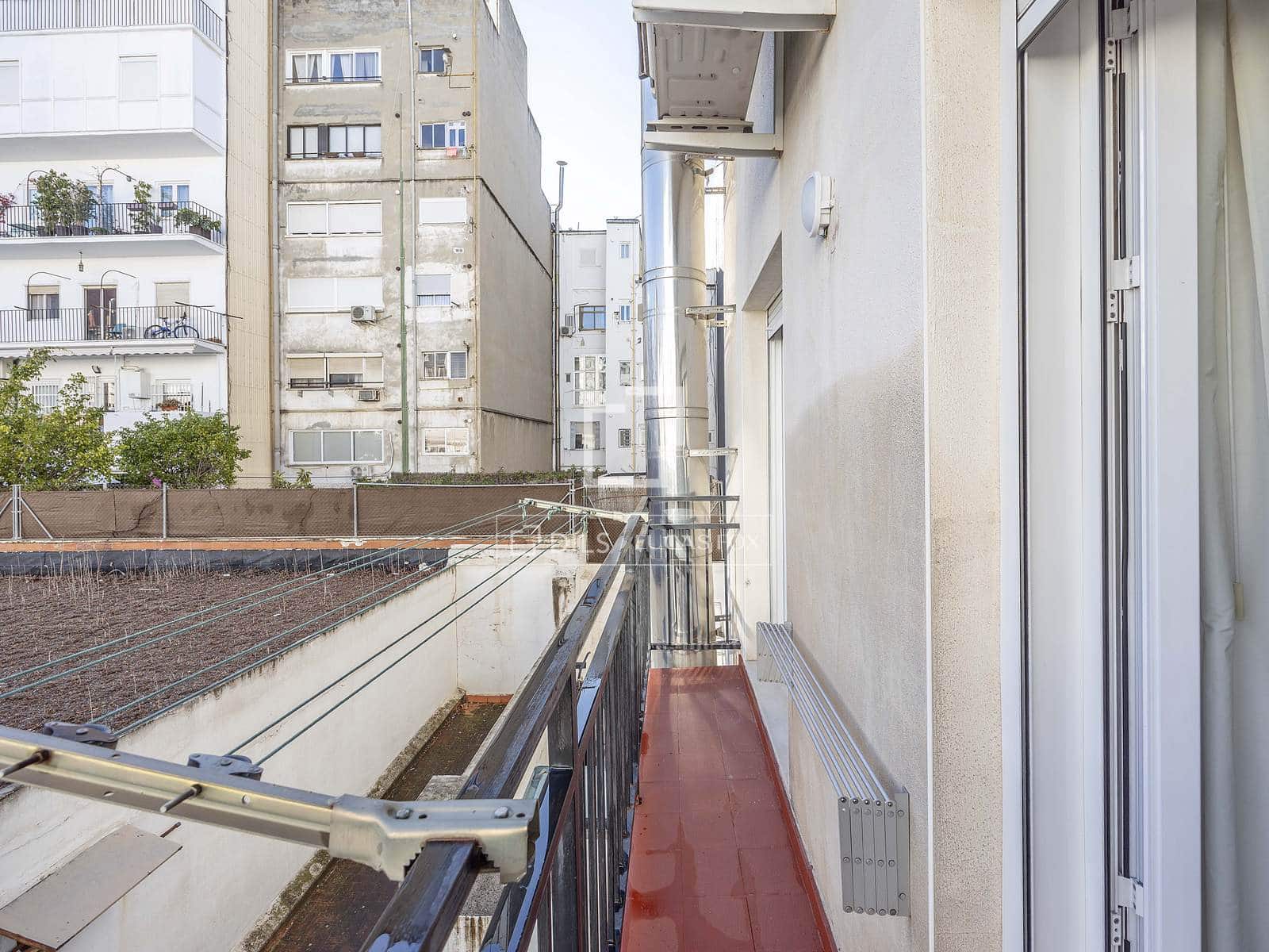 2 bedroom Apartment for rent in Valencia city with garage - € 2,000 (Ref: 4618999)